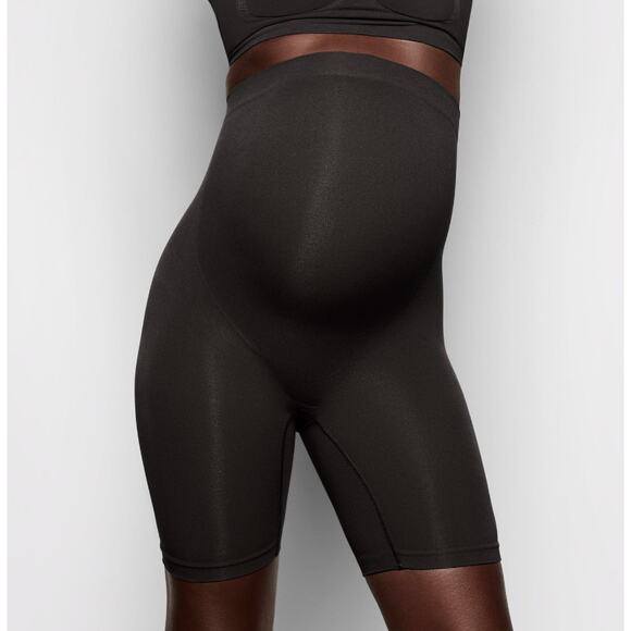 SKIMS Black Onyx Maternity Pregnant Sculpting Short Mid Thigh Shapewear NWOT S/M - Picture 6 of 8